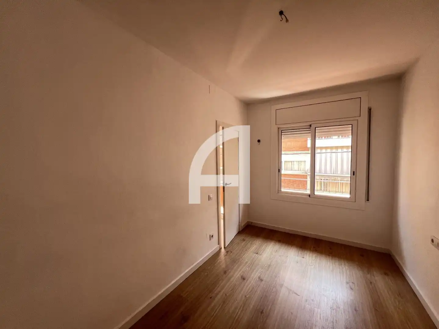 Dormitori de Àtic de lloguer en Barcelona amb Parquet, Terrassa i Balcó