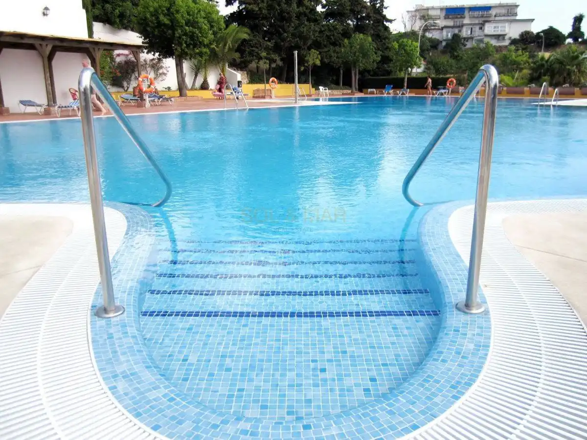 Schwimmbecken von Wohnung zum Verkauf in Torremolinos mit Klimaanlage, Heizung und Terrasse