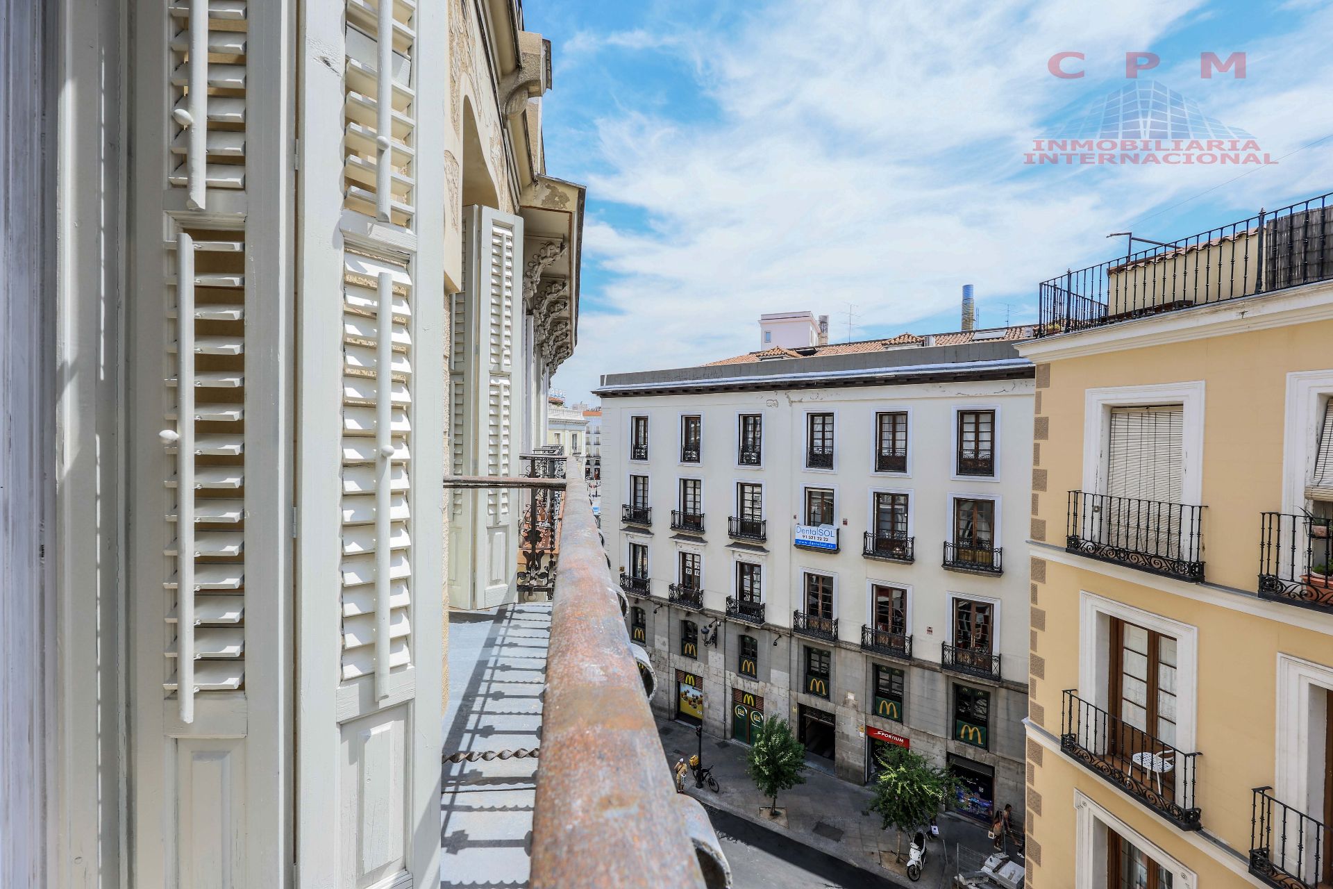 Terrassa de Pis de lloguer en  Madrid Capital amb Parquet, Moblat i Forn