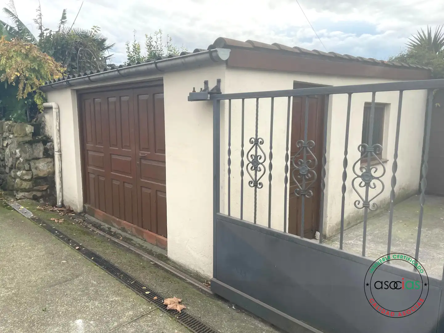 Parking de Casa adosada en venta en Gijón  con Calefacción y Jardín privado