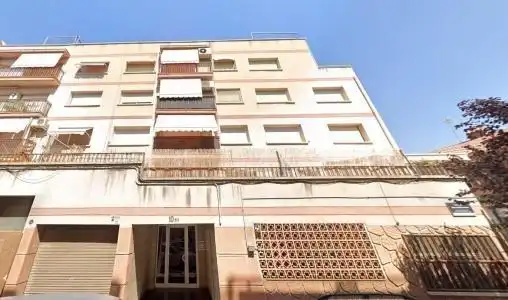 Vista exterior de Pis en venda en Viladecans amb Jardí privat