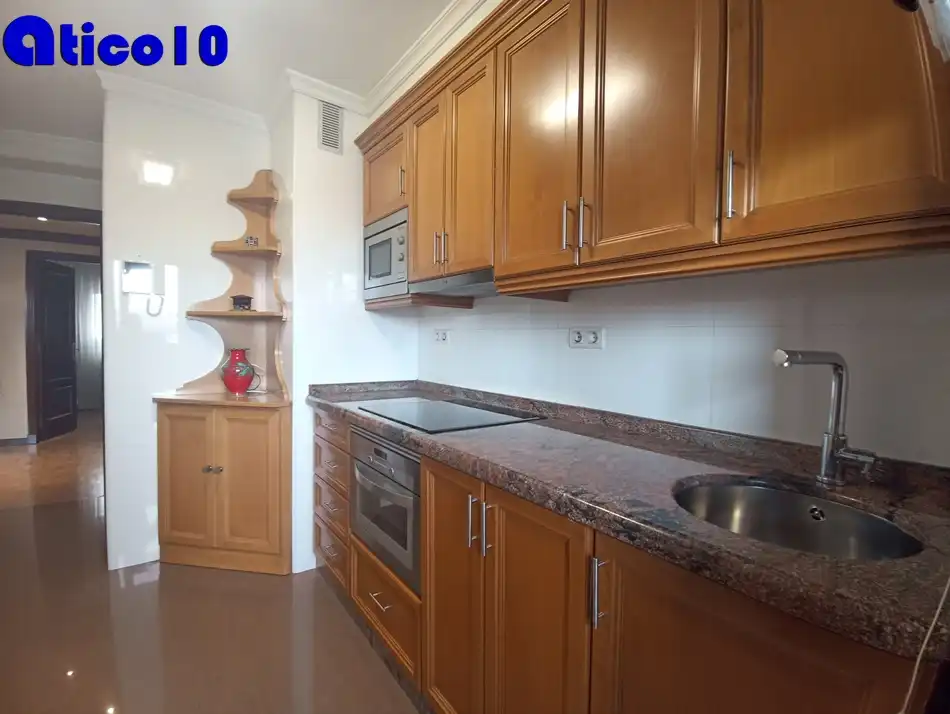 Flat for sale in Calle Doctor Antonio Bascarán Asúnsolo, Cerdeño - El Palais - Mercadín