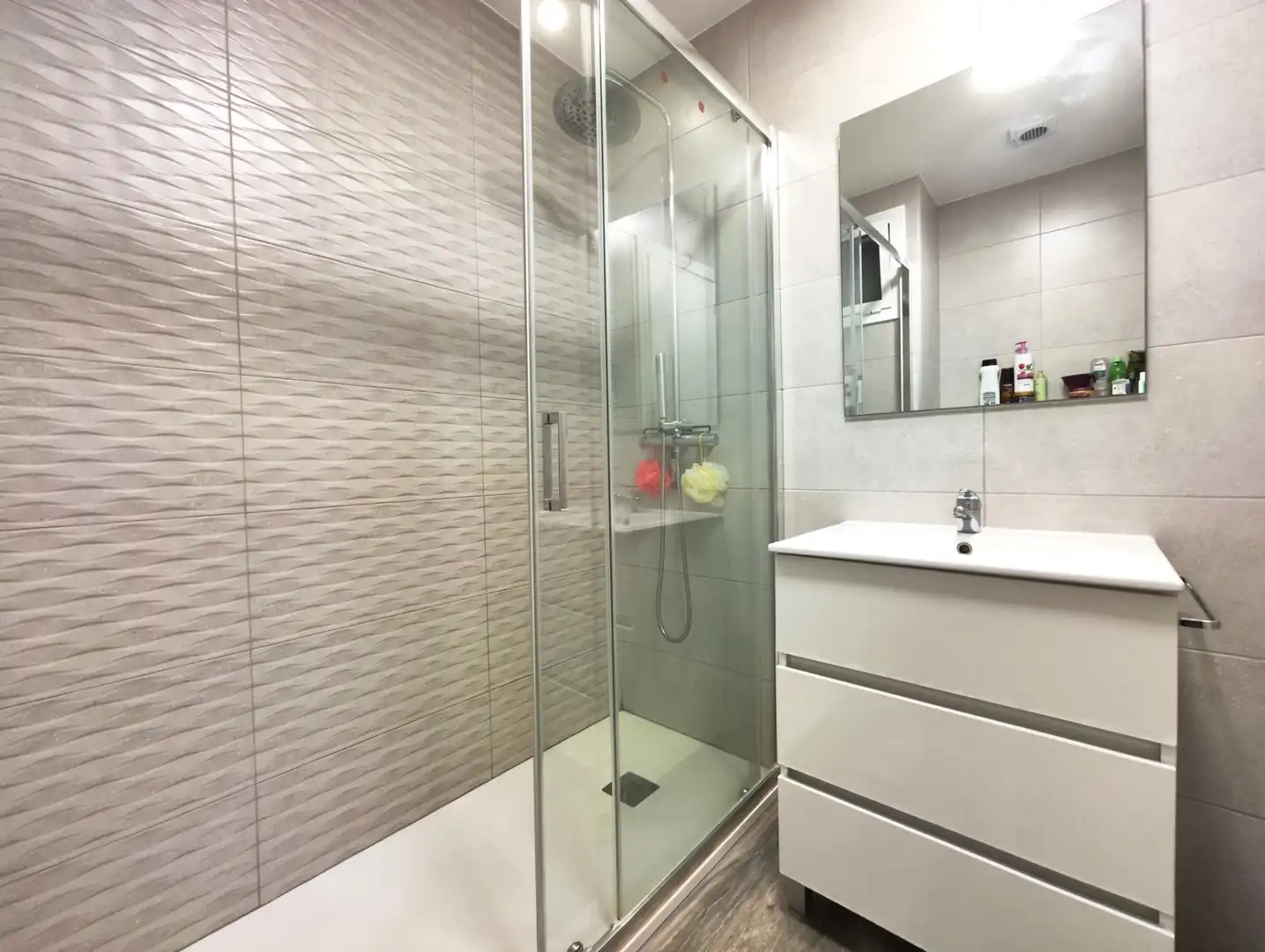 Bathroom of Buildings for sale in Barcelona