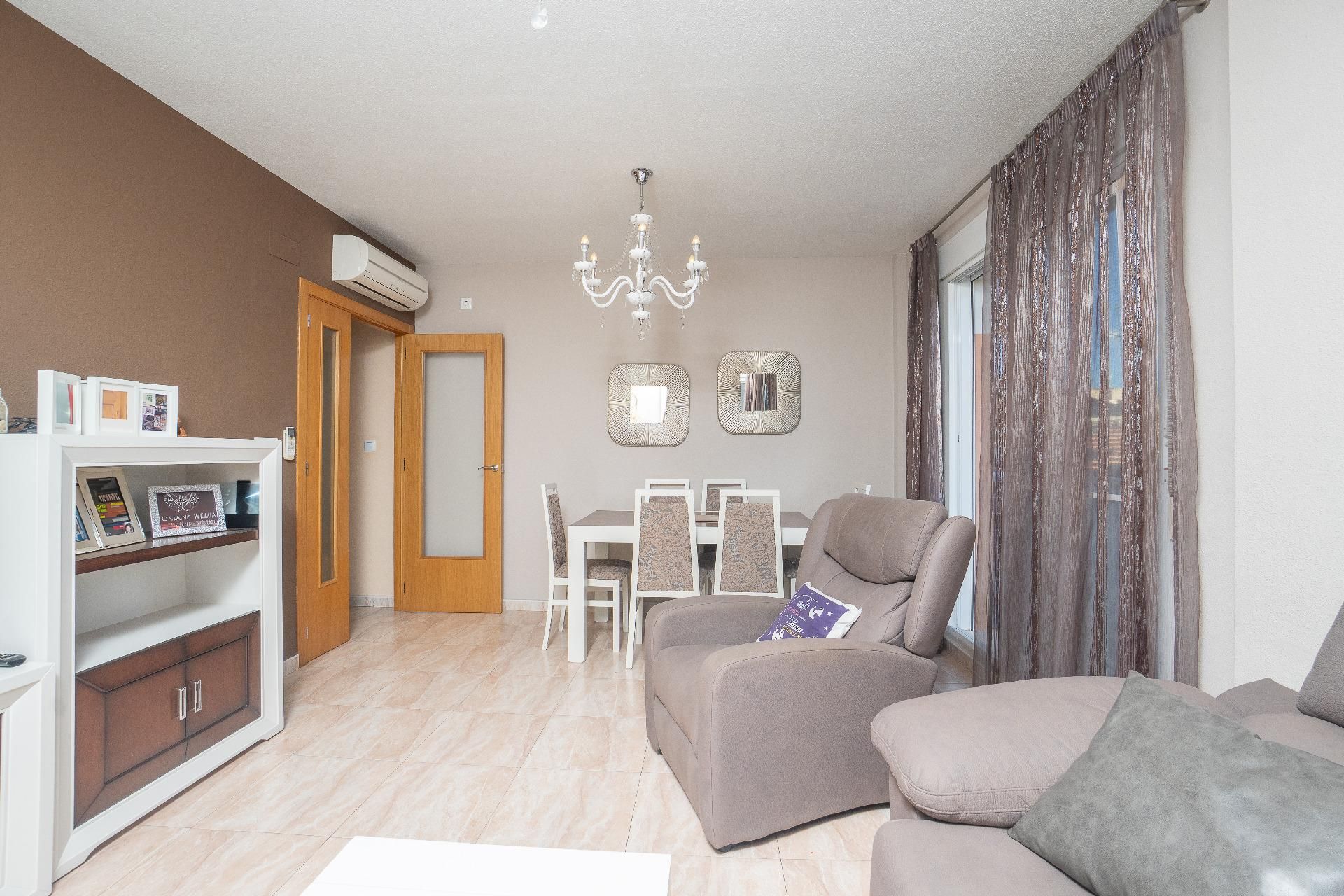 Living room of Flat for sale in Monóvar  / Monòver  with Air Conditioner, Storage room and Alarm