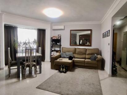 Living room of Flat for sale in Torrent  with Balcony