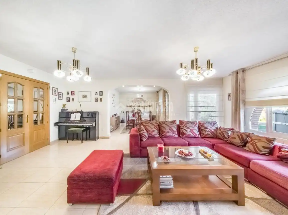 Sala de estar de Casa o chalet en venta en Nuevo Baztán con Aire acondicionado