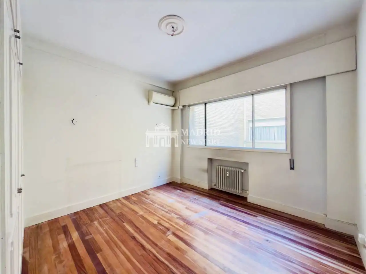 Schlafzimmer von Wohnung zum Verkauf in Madrid mit Klimaanlage, Heizung und Terrasse