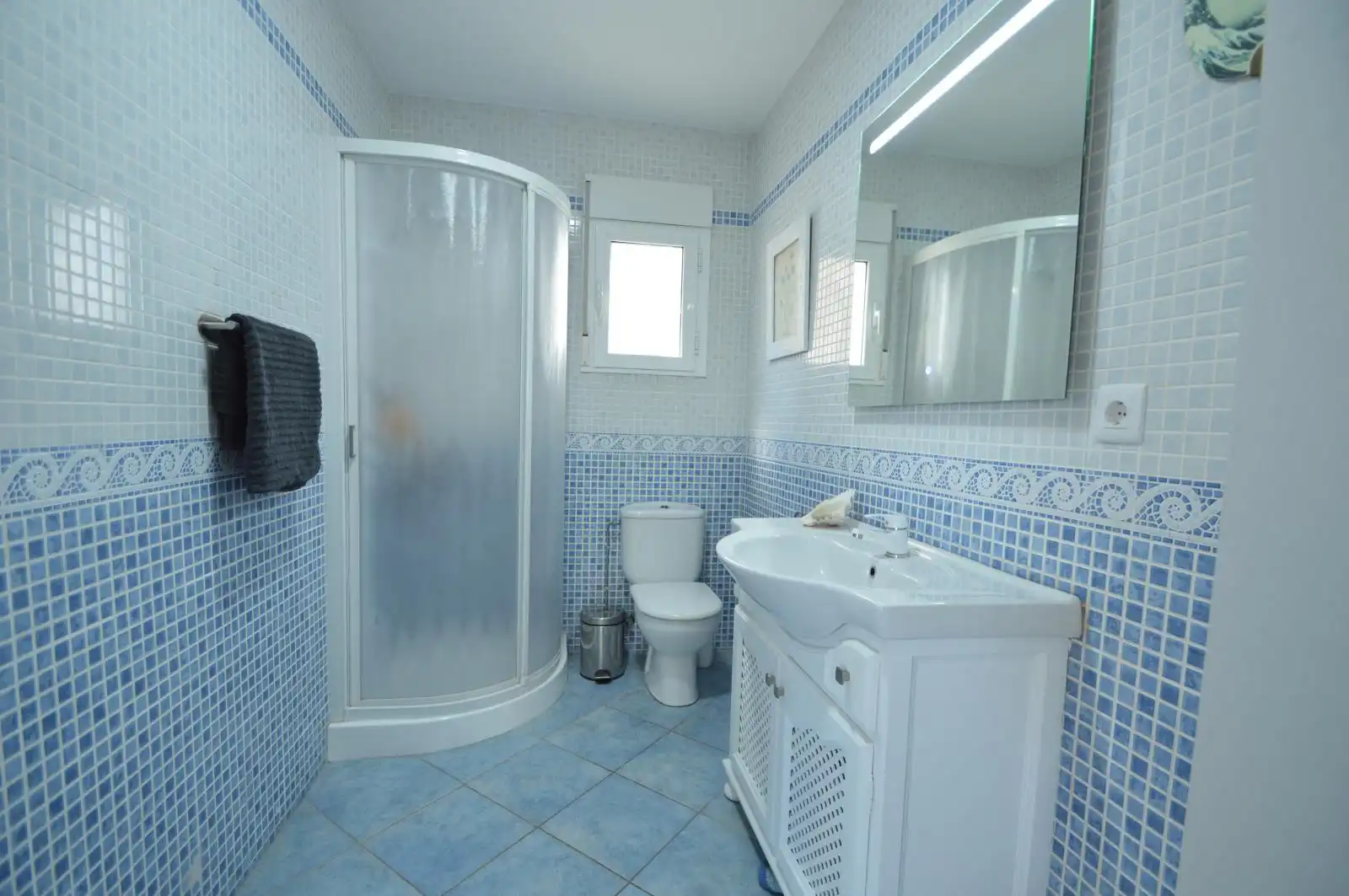 Badezimmer von Haus oder Chalet zum Verkauf in Vinaròs mit Klimaanlage, Heizung und Privatgarten