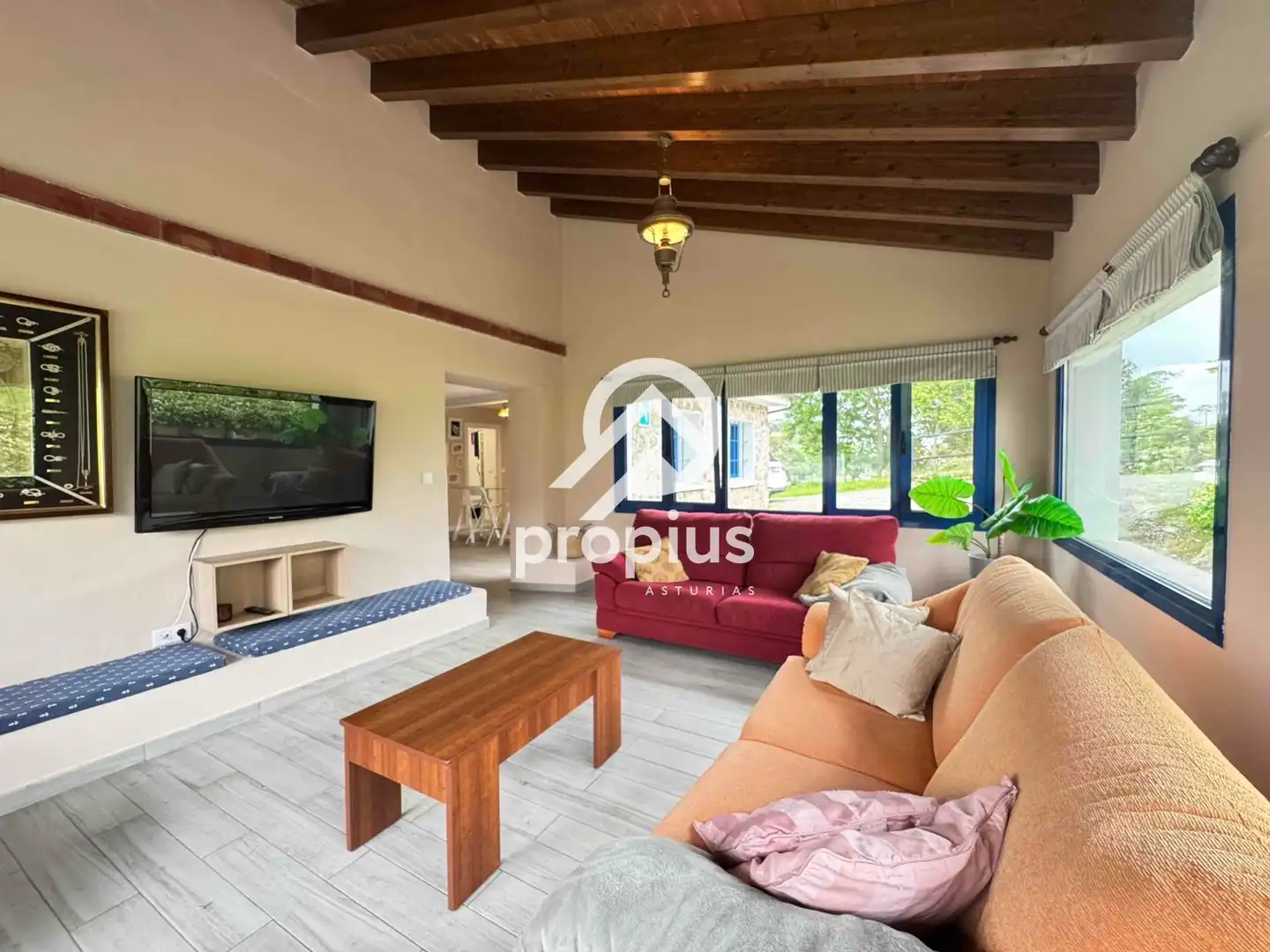 Sala de estar de Casa o chalet en venta en Ribadesella con Calefacción, Jardín privado y Terraza