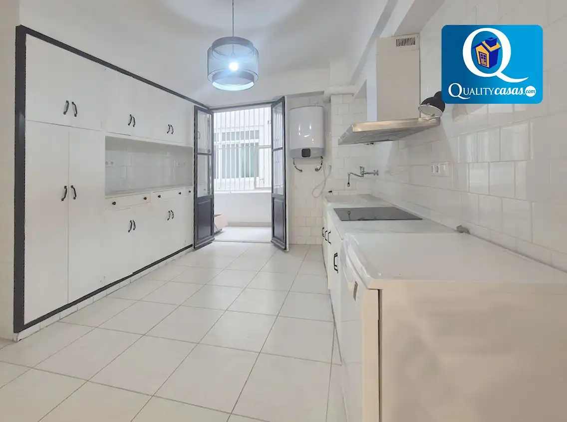 Cocina de Piso de alquiler en Alicante / Alacant con Aire acondicionado