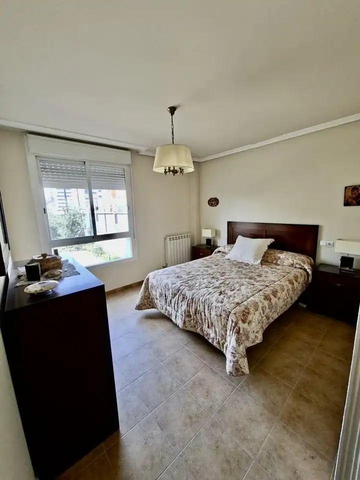 Habitación de Planta baja en venta en Zaragoza con Aire acondicionado, Calefacción y Terraza