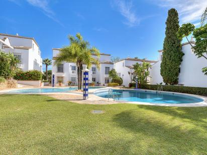 Jardí de Apartament en venda en Marbella amb Aire condicionat, Terrassa i Piscina