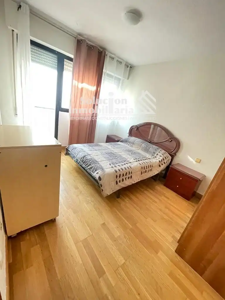 Habitación de Edificio en venta en Santa Marta de Tormes