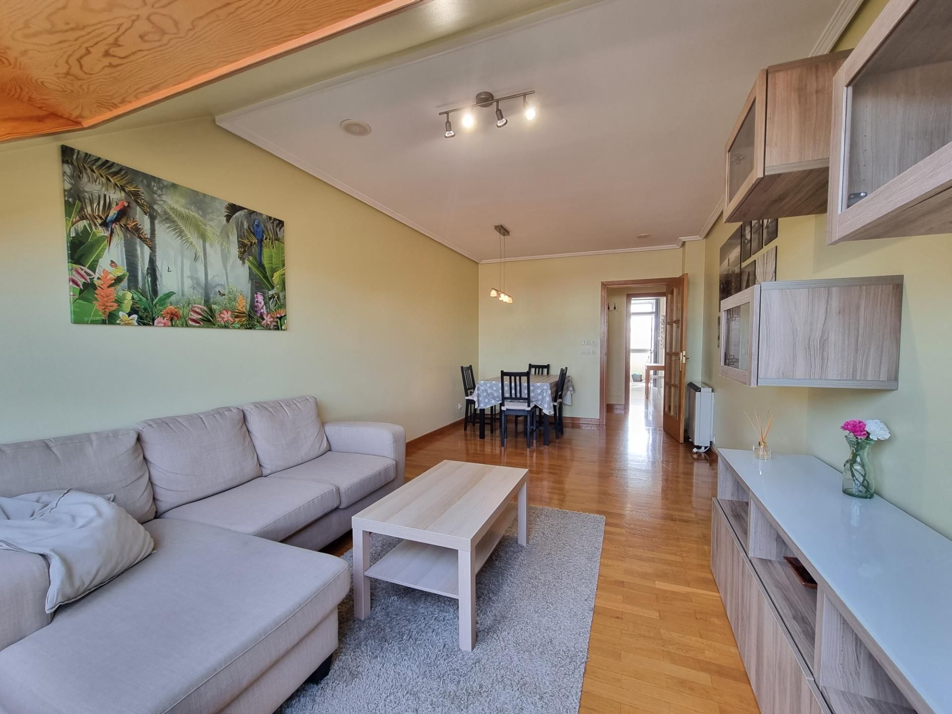 Sala d'estar de Àtic en venda en A Coruña Capital  amb Calefacció i Parquet