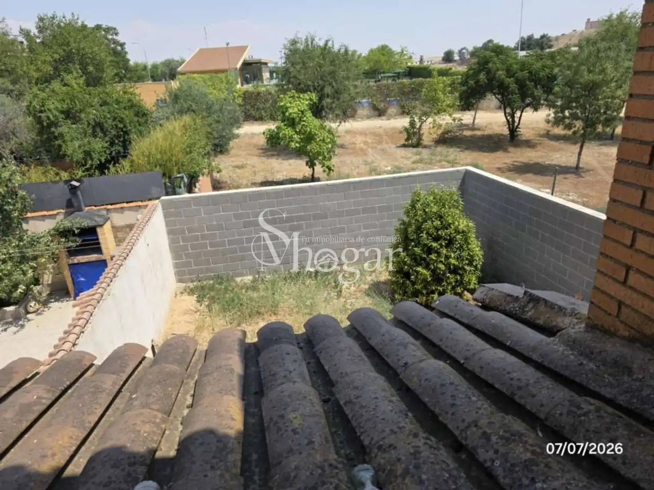 Casa adosada en venta en Barcience con Calefacción