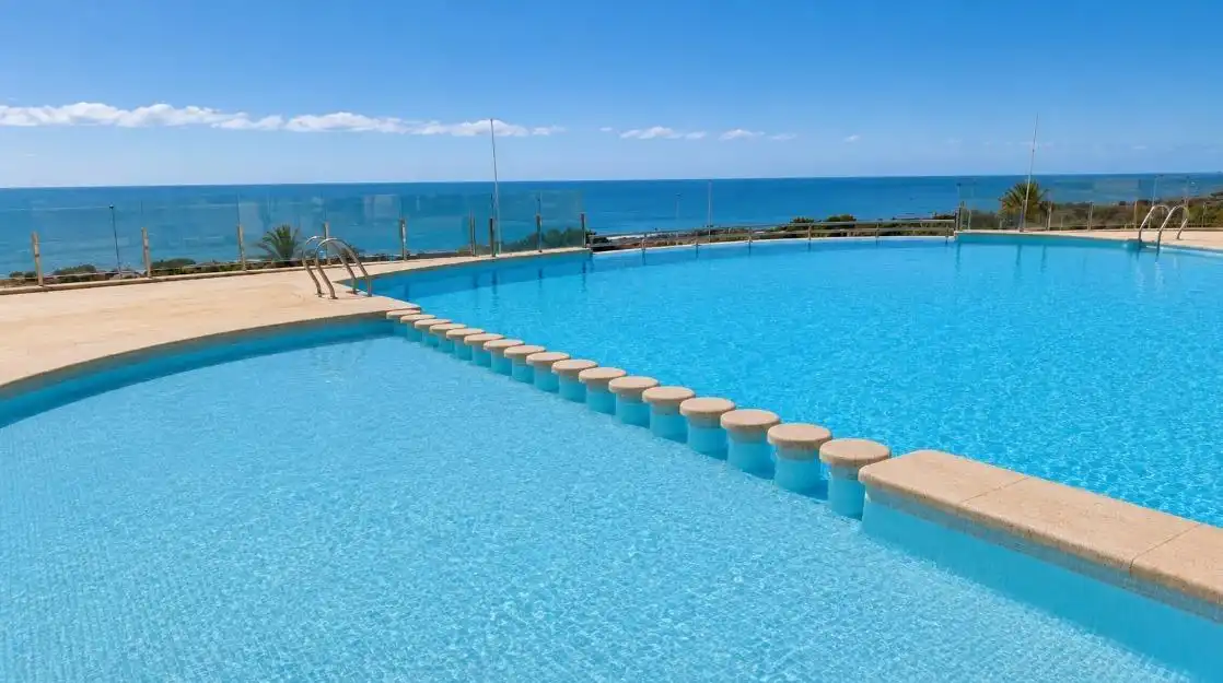 Piscina de Apartamento en venta en Elche / Elx con Aire acondicionado, Jardín privado y Terraza