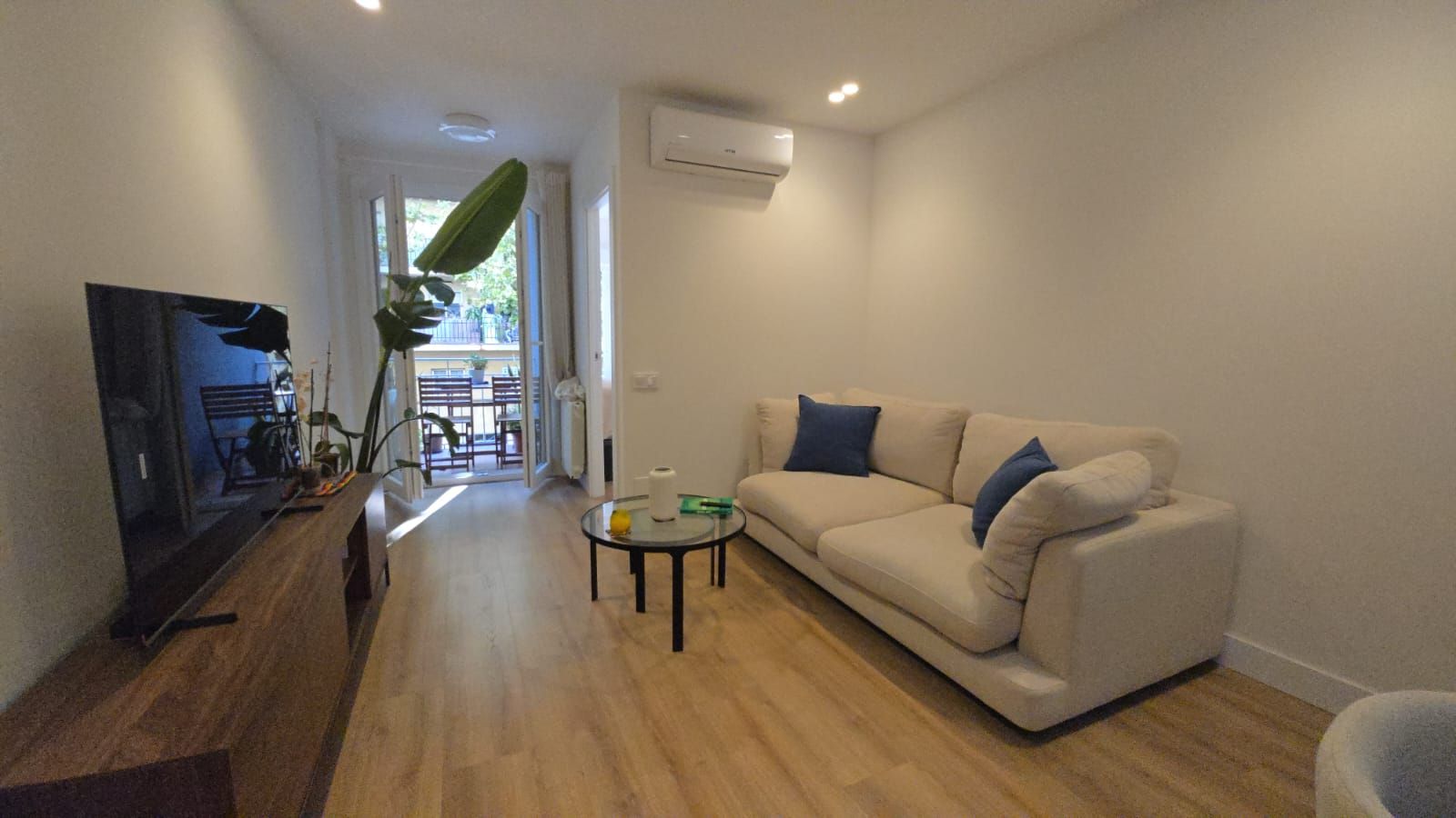 Living room of Flat to rent in  Barcelona Capital  with Air Conditioner, Terrace and Furnished