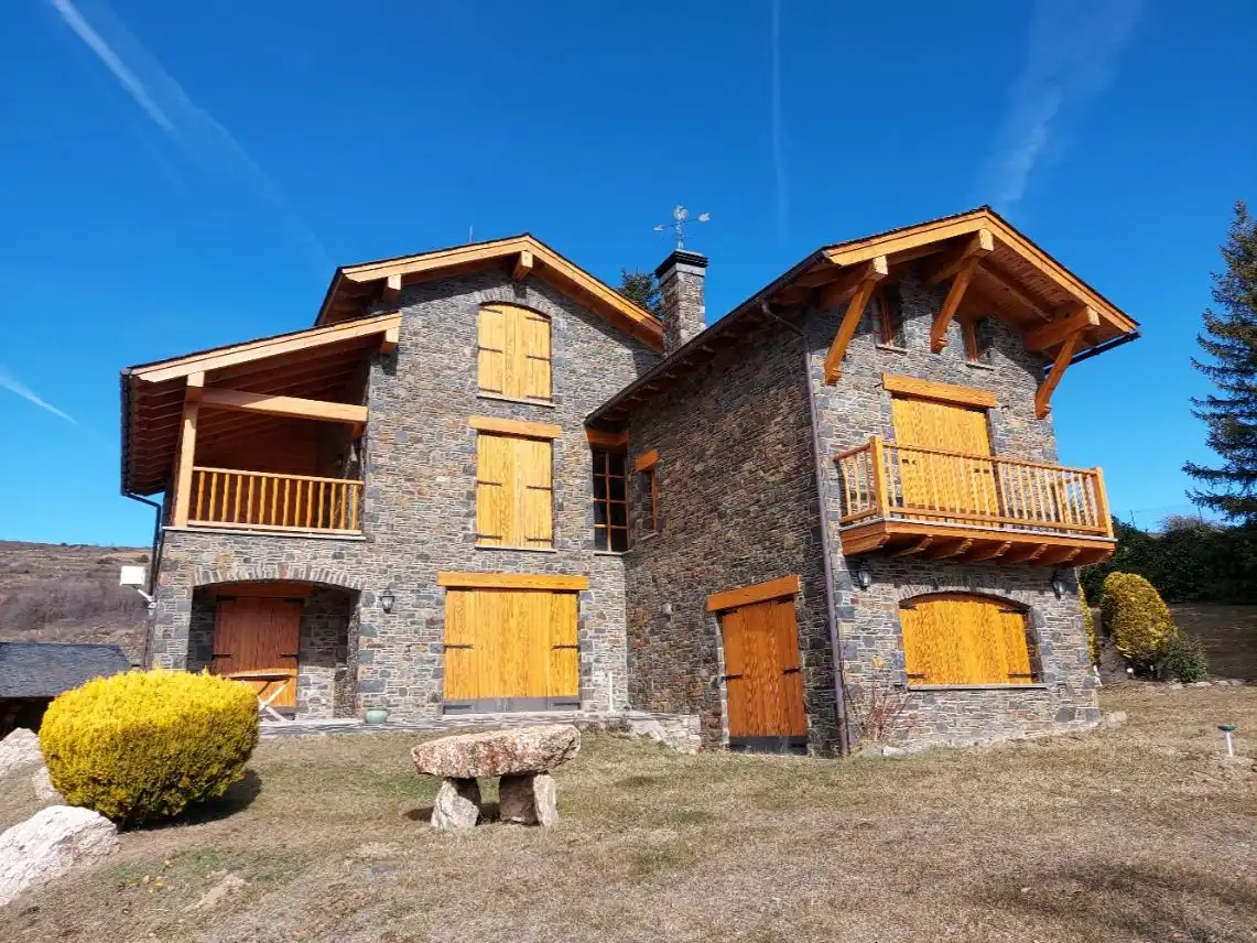 Maison rustique avec jardin à vendre à CL CABANETA 9