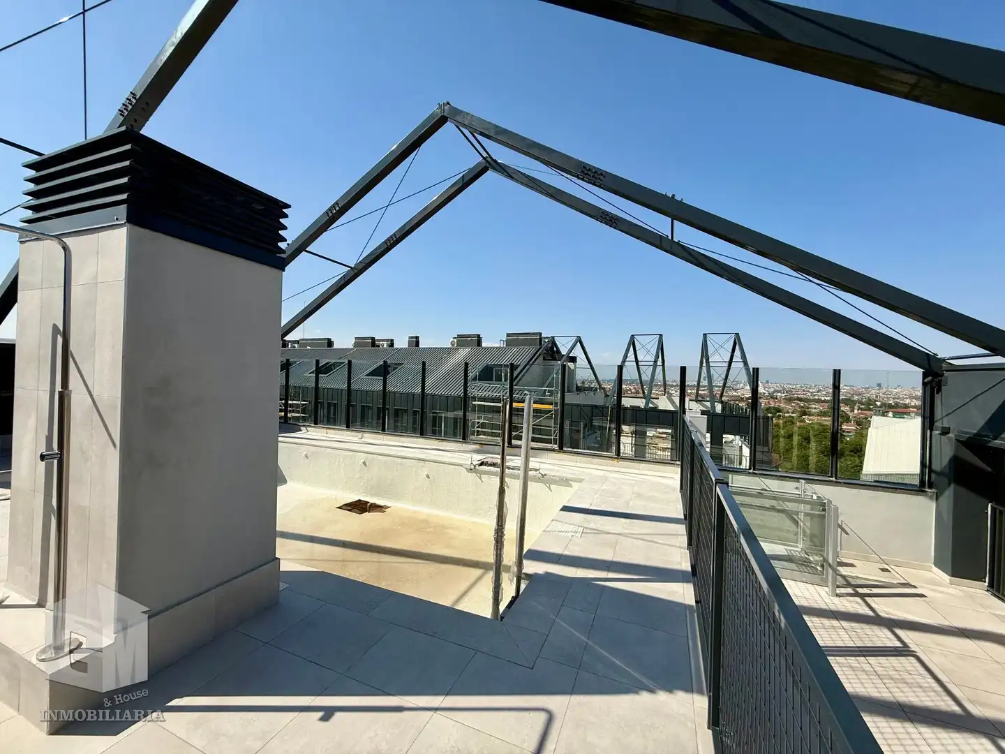 Terrace of Apartments for rent in Madrid  with Air Conditioner, Heating and Storage room