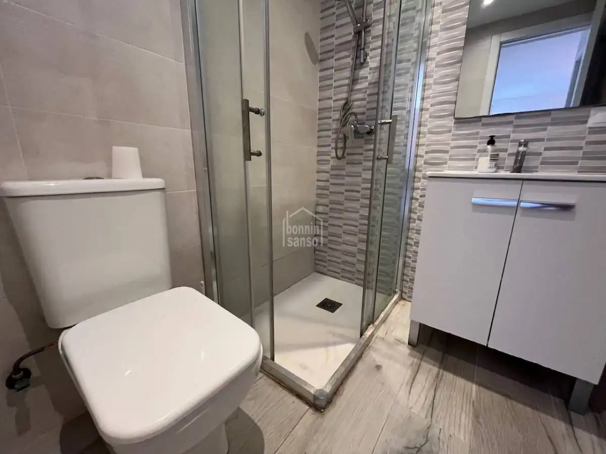 Bany de Apartament en venda en Sant Lluís amb Jardí privat, Terrassa i Moblat