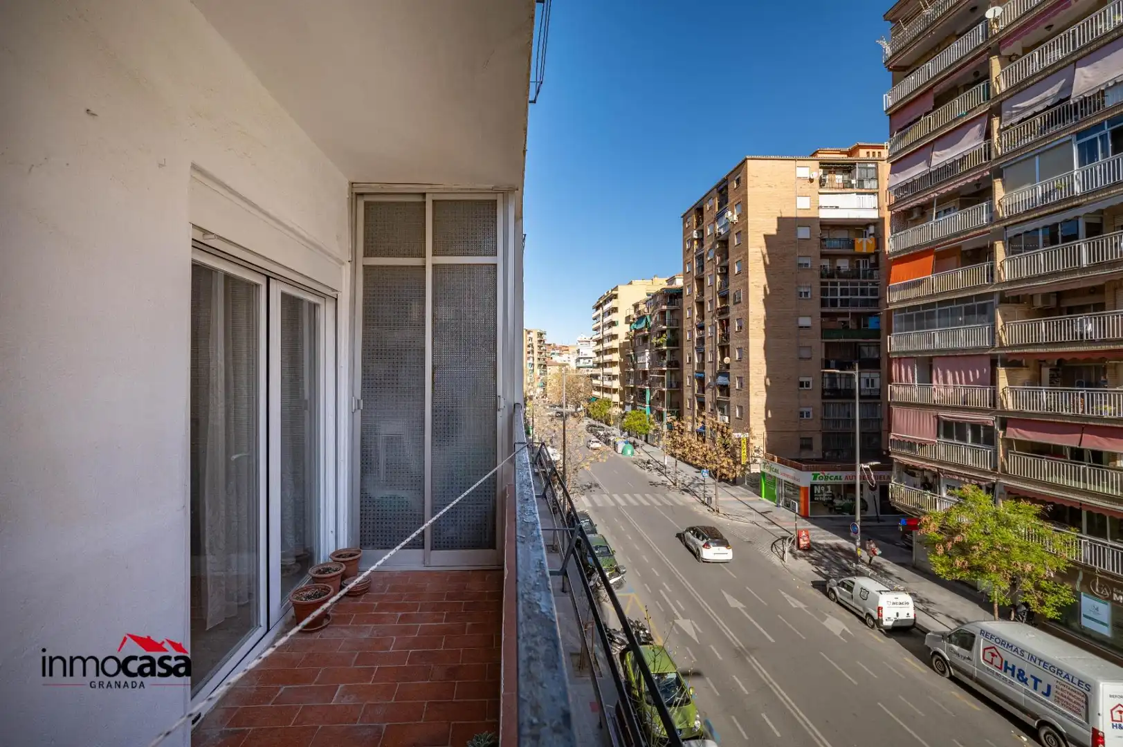 Außenansicht von Wohnung zum Verkauf in Granada mit Klimaanlage und Möbliert