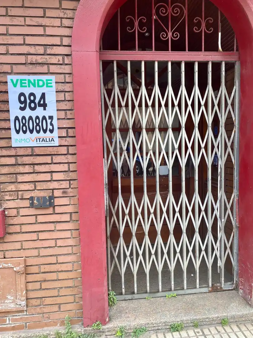Parking de Local de alquiler en Gijón  con Amueblado