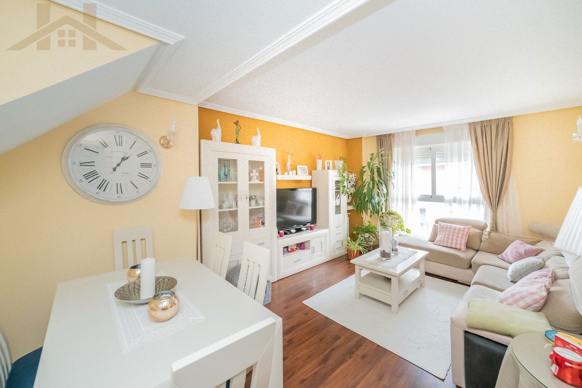 Living room of Attic for sale in Arroyomolinos (Madrid)  with Air Conditioner, Heating and Terrace