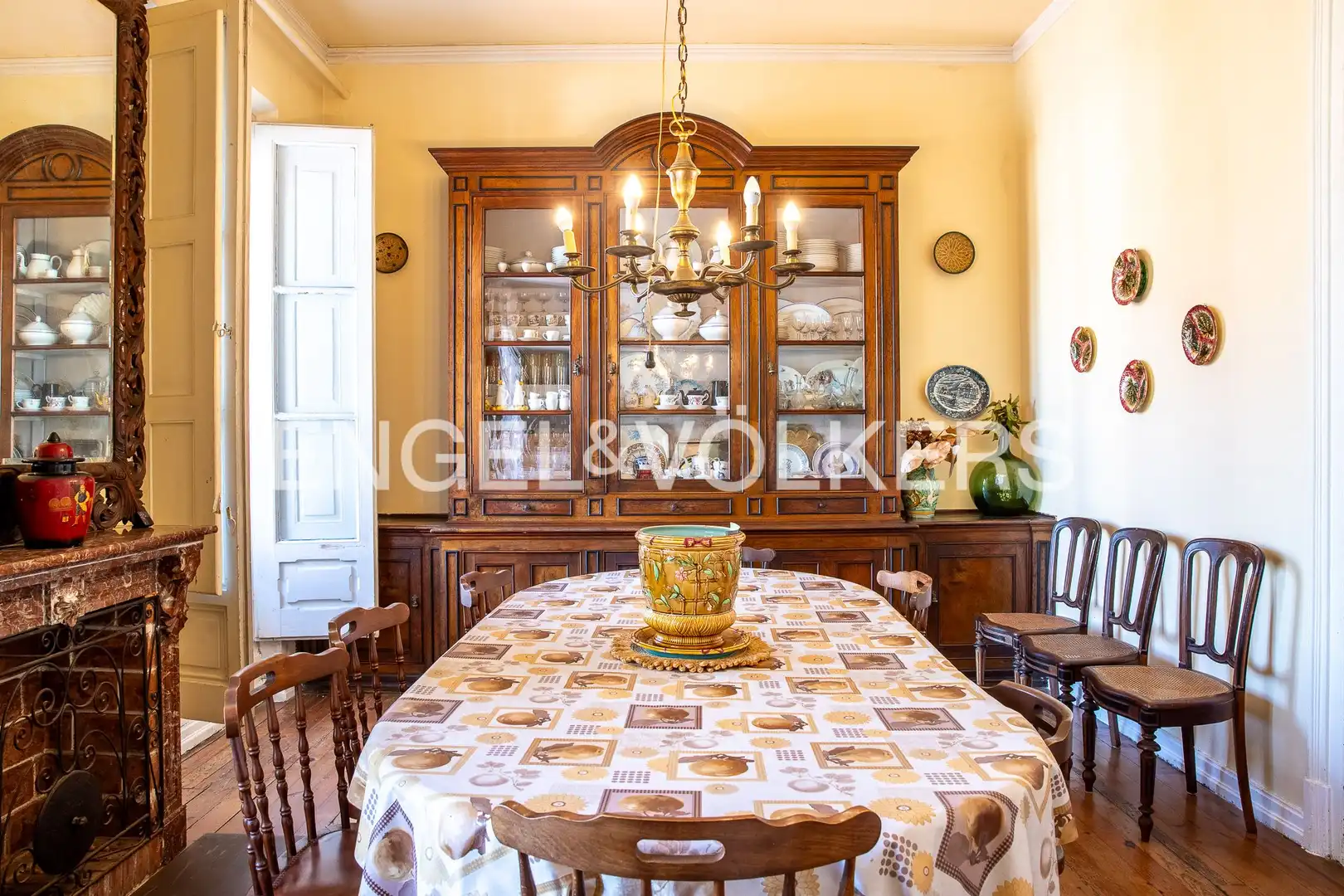 Comedor de Piso en venta en Laredo con Calefacción y Balcón