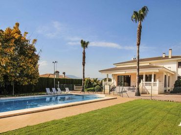 Xalet amb piscina en venda a Rincón de Loix