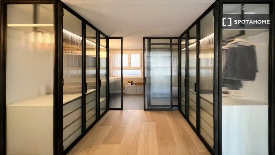 Flat for rent in Madrid  with Air Conditioner, Heating and Furnished