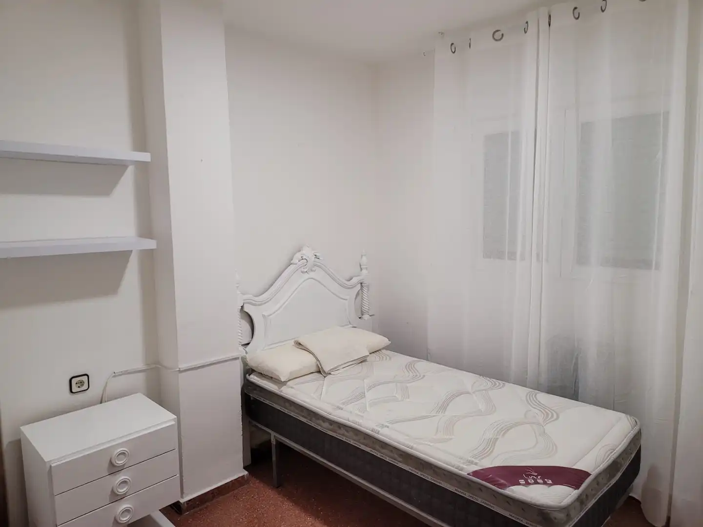 Bedroom of Flat for rent in Granada  with Heating, Furnished and Washing machine