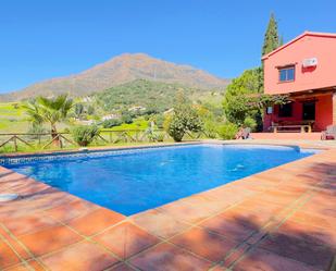 Garden of House or chalet for sale in Estepona  with Air Conditioner, Terrace and Swimming Pool