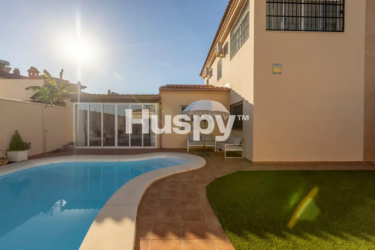 Semi-detached house with terrace for sale in Calle Menorca, imagen 4