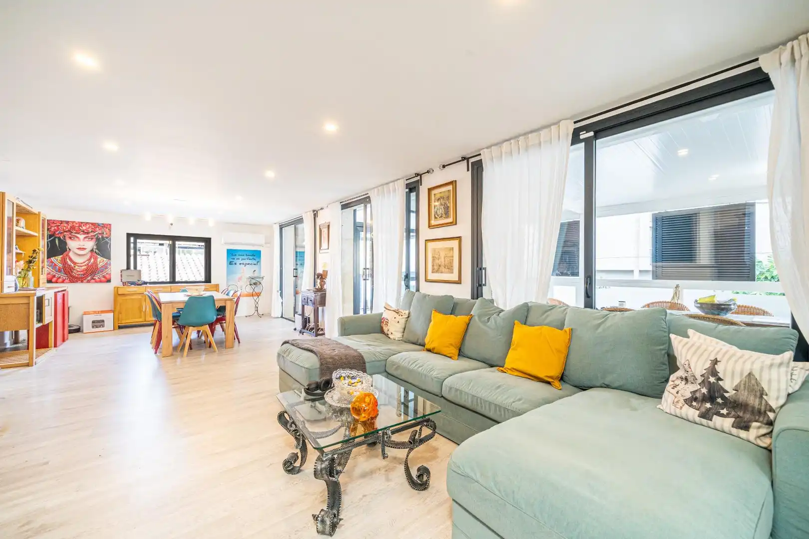 Sala d'estar de Casa o xalet en venda en  Palma de Mallorca amb Aire condicionat, Calefacció i Jardí privat