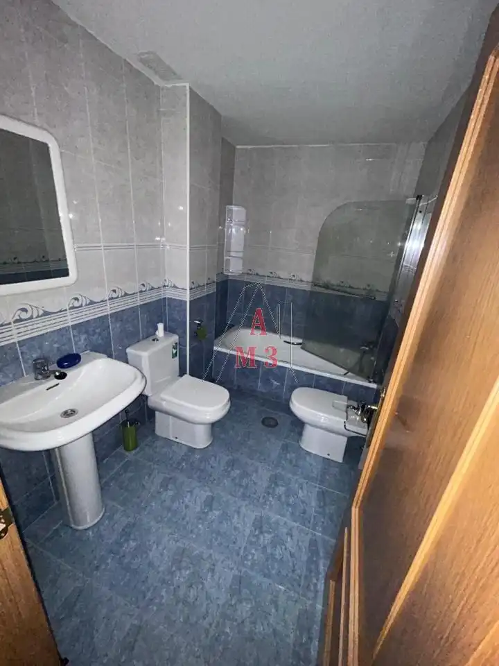 Baño de Piso en venta en Carrizo con Calefacción, Parquet y Trastero