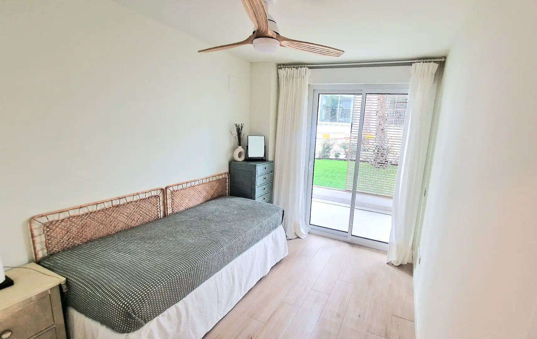 Schlafzimmer von Wohnungen zur Miete in Jávea / Xàbia mit Klimaanlage, Heizung und Privatgarten