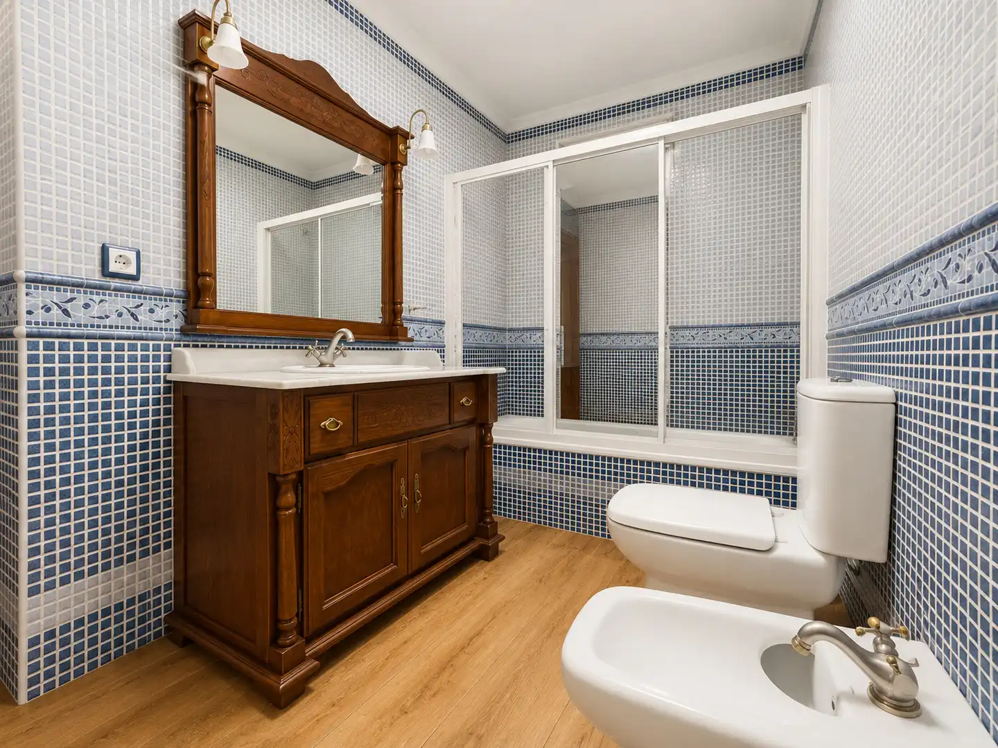 Baño de Piso en venta en Andújar con Aire acondicionado, Calefacción y Balcón