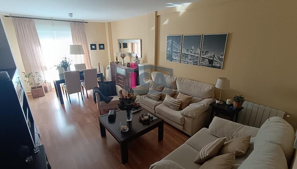 Foto 1 de Casa adosada en venta en Avda Los Cuatro Lugares, Mejostilla, Cáceres