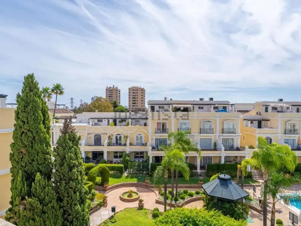 Vista exterior de Apartament de lloguer en Nueva Andalucía