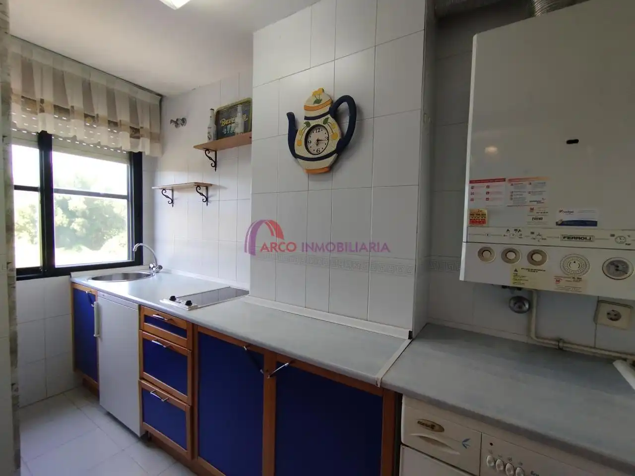 Cuina de Apartament en venda en Burgos amb Calefacció i Traster