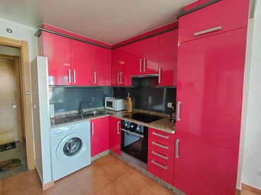 Appartement compact avec balcon à vendre à Avenida da Ponte