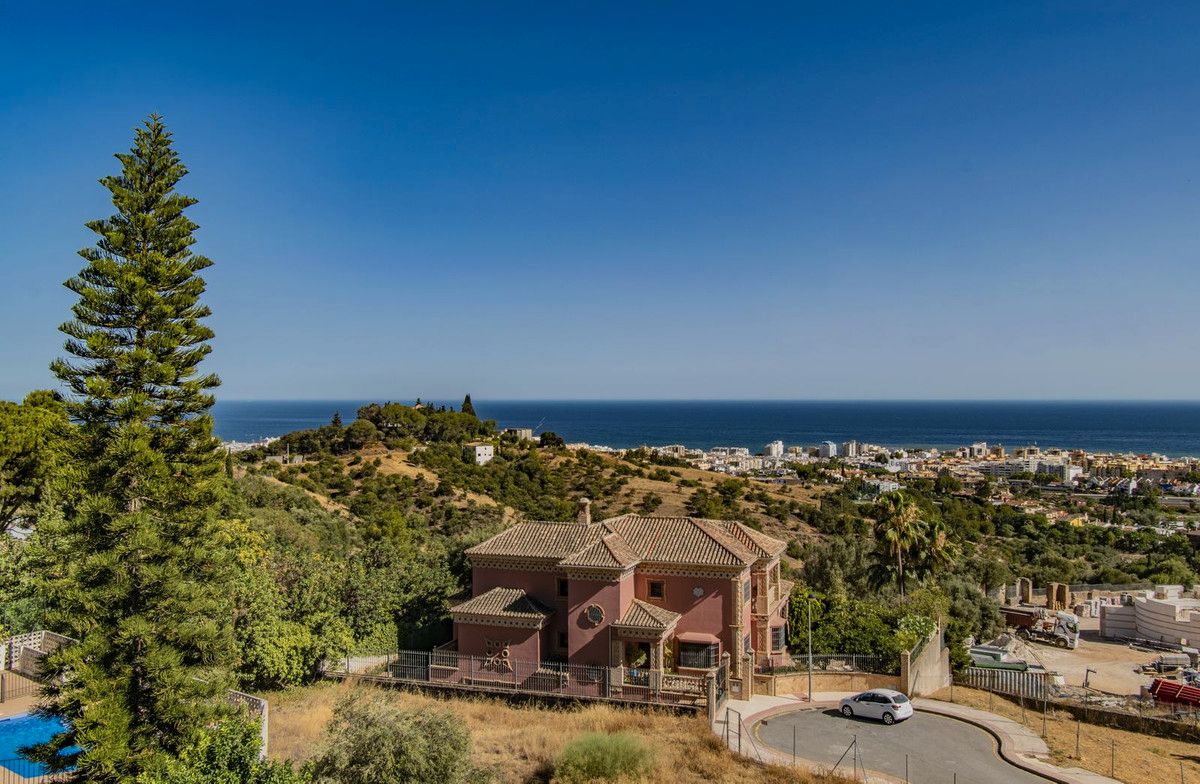 Vista exterior de Casa o chalet en venta en Marbella con Calefacción, Jardín privado y Terraza