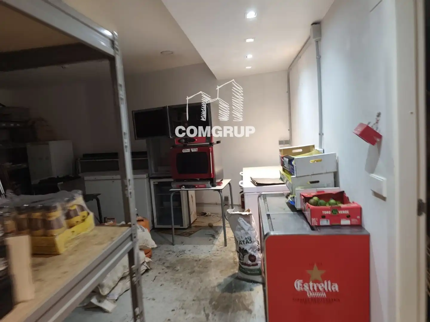 Local en traspaso en Badalona con Aire acondicionado y Amueblado