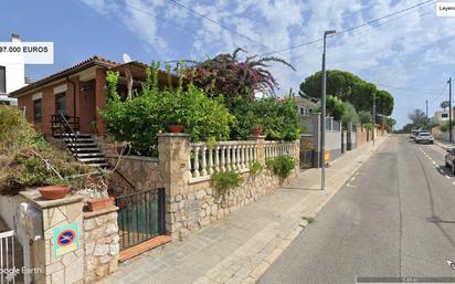 Vista exterior de Casa o xalet en venda en Calafell amb Calefacció, Jardí privat i Terrassa