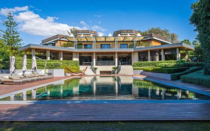 Exterior view of House or chalet for sale in Marbella  with Air Conditioner, Private garden and Terrace