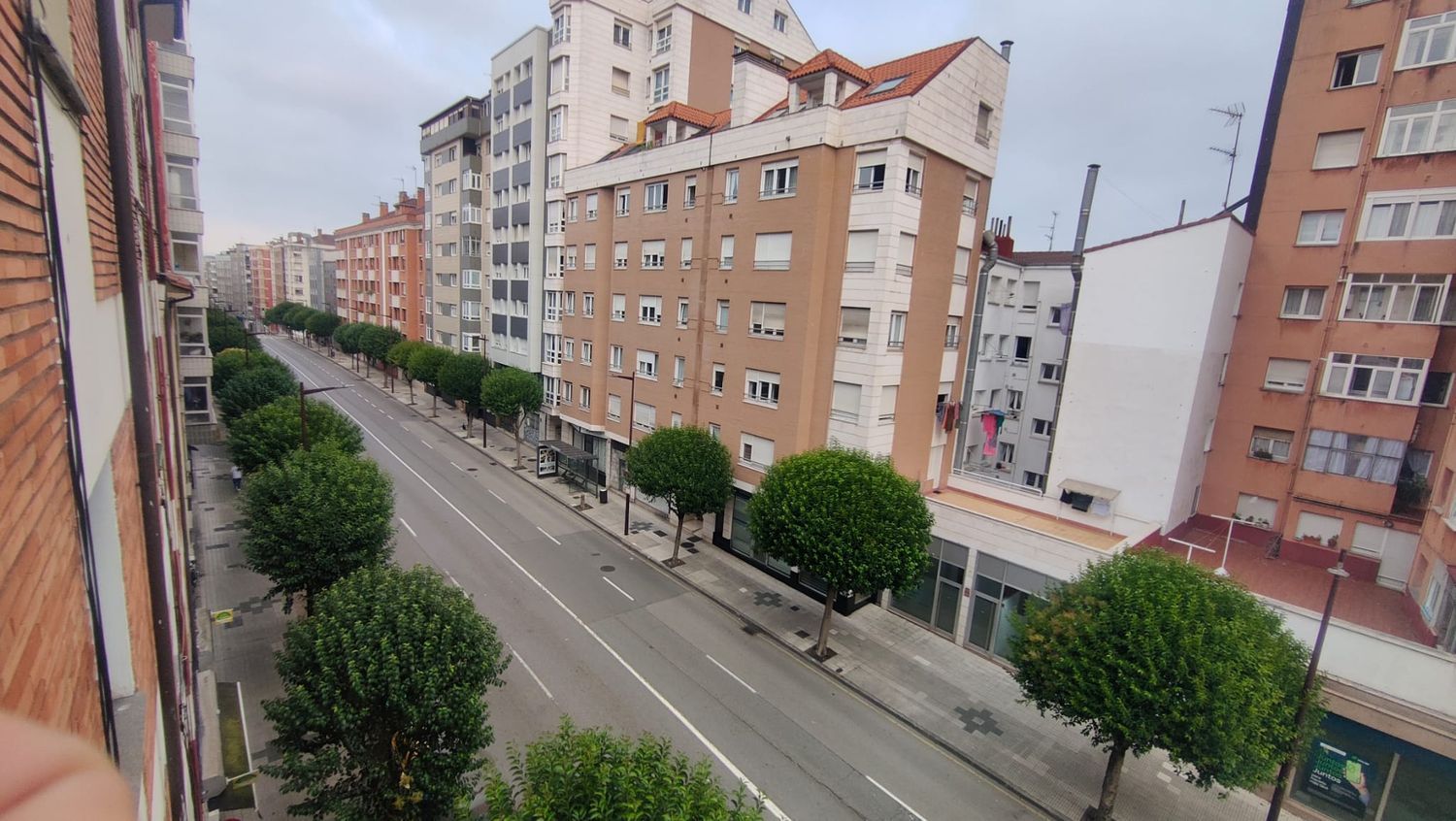 Vista exterior de Pis de lloguer en Gijón  amb Calefacció, Traster i Piscina