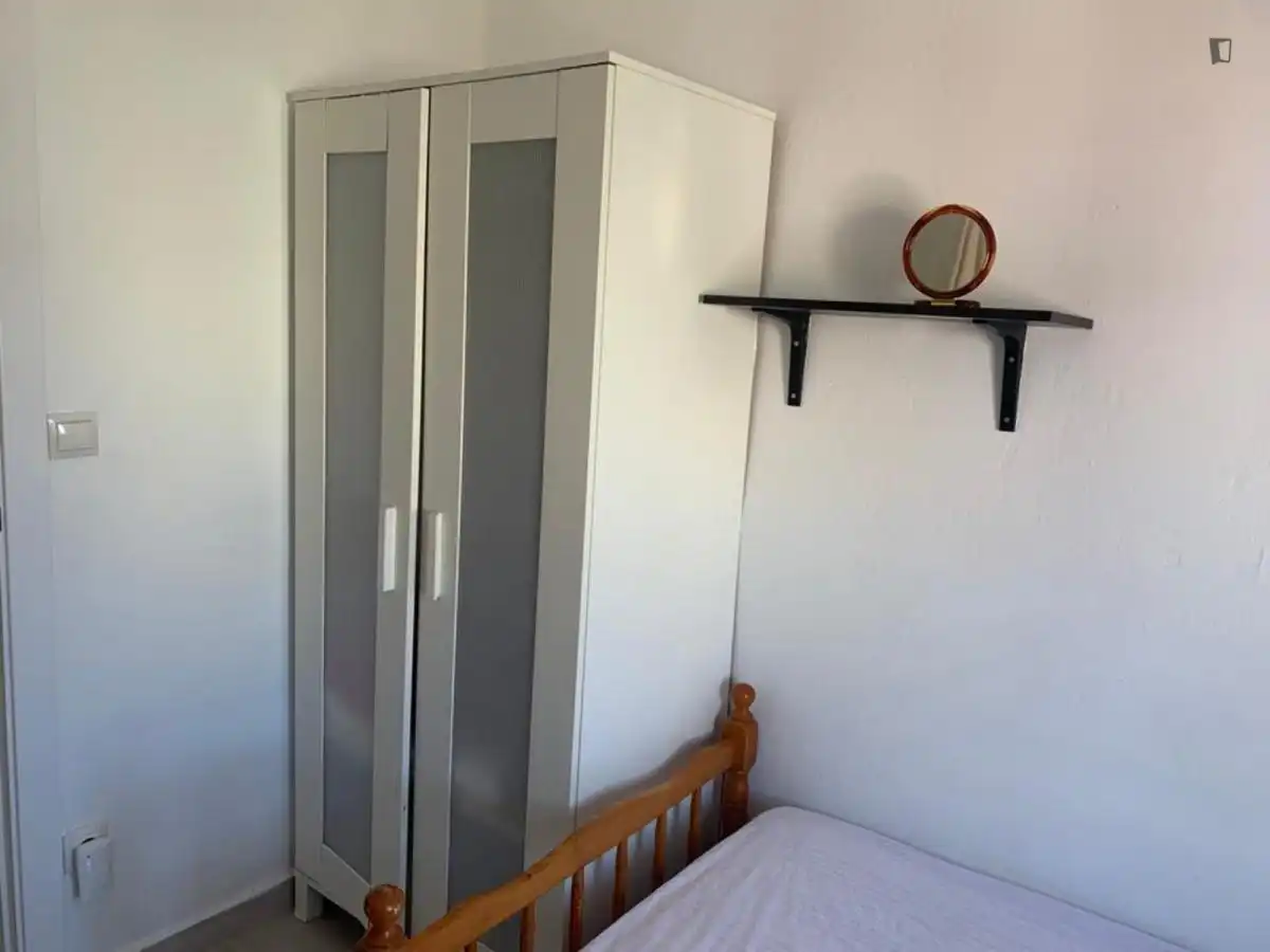 Dormitori de Apartament per a compartir en Castellón de la Plana / Castelló de la Plana amb Calefacció, Moblat i Rentadora