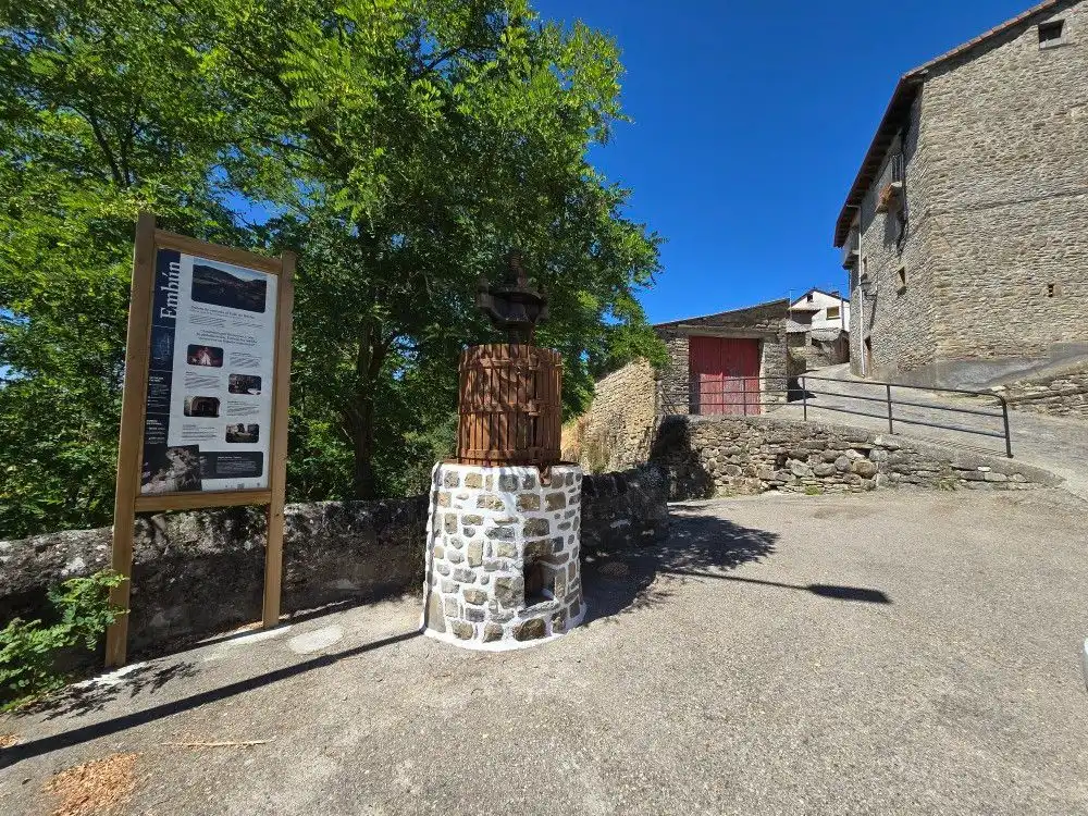 Vista exterior de Finca rústica en venta en Valle de Hecho con Trastero