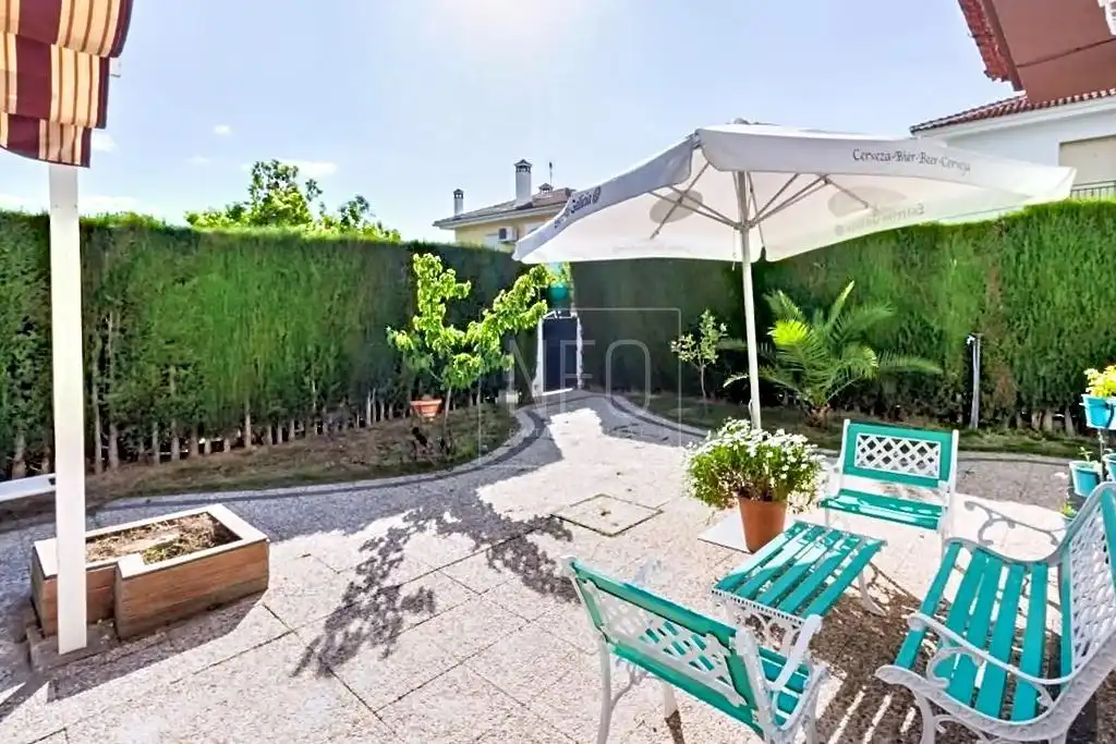 Terrassa de Casa o xalet en venda en Albolote amb Aire condicionat, Calefacció i Jardí privat