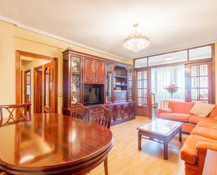 Sala d'estar de Pis en venda en  Madrid Capital amb Calefacció